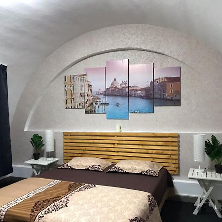 Large Apartment City Centre 布加勒斯特 外观 照片