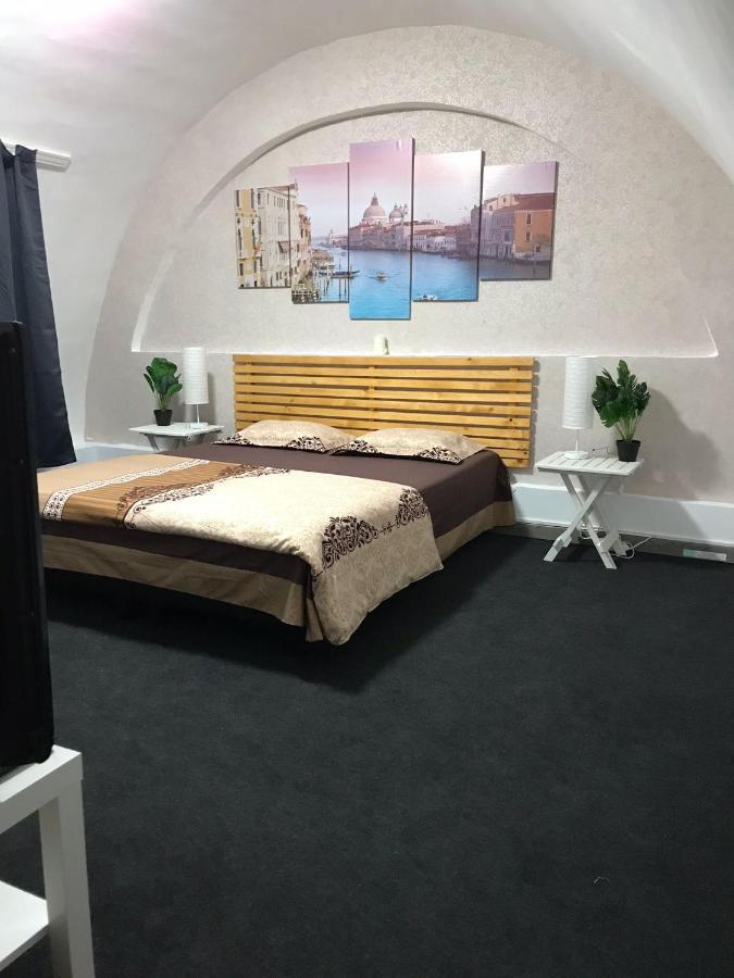 Large Apartment City Centre 布加勒斯特 外观 照片