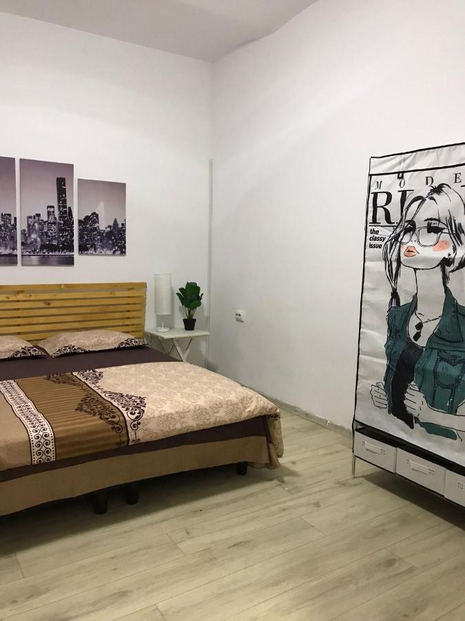 Large Apartment City Centre 布加勒斯特 外观 照片