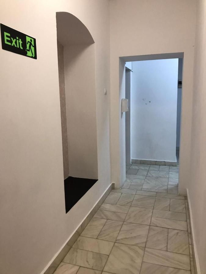 Large Apartment City Centre 布加勒斯特 外观 照片