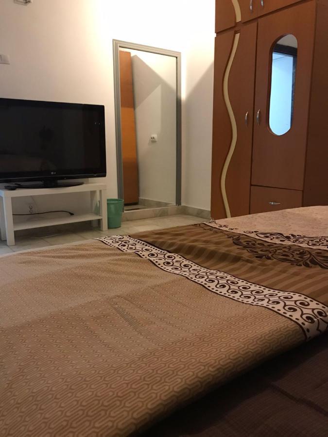 Large Apartment City Centre 布加勒斯特 外观 照片